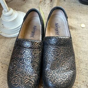 Alegria Kel-548 Bronze Bouquet Roses slip on Professional shoe Sz 40 (9.5 -10)